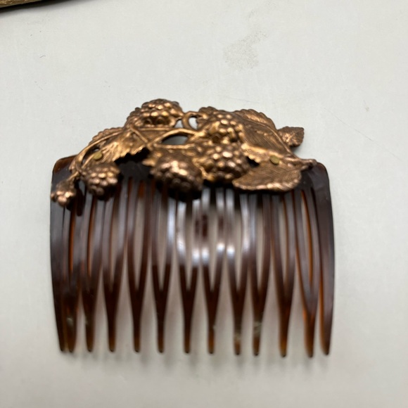 Gold and Brown Vintage Hair Comb Set - Picture 3 of 6